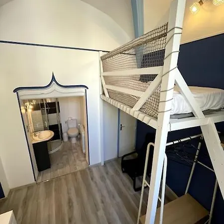 La Chapelle, Hyper Centre De Valence, Parking Gratuit A Proximite